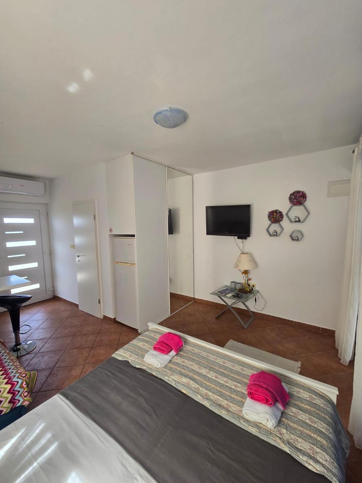 Sukosan Studio Apartman Buitenkant foto